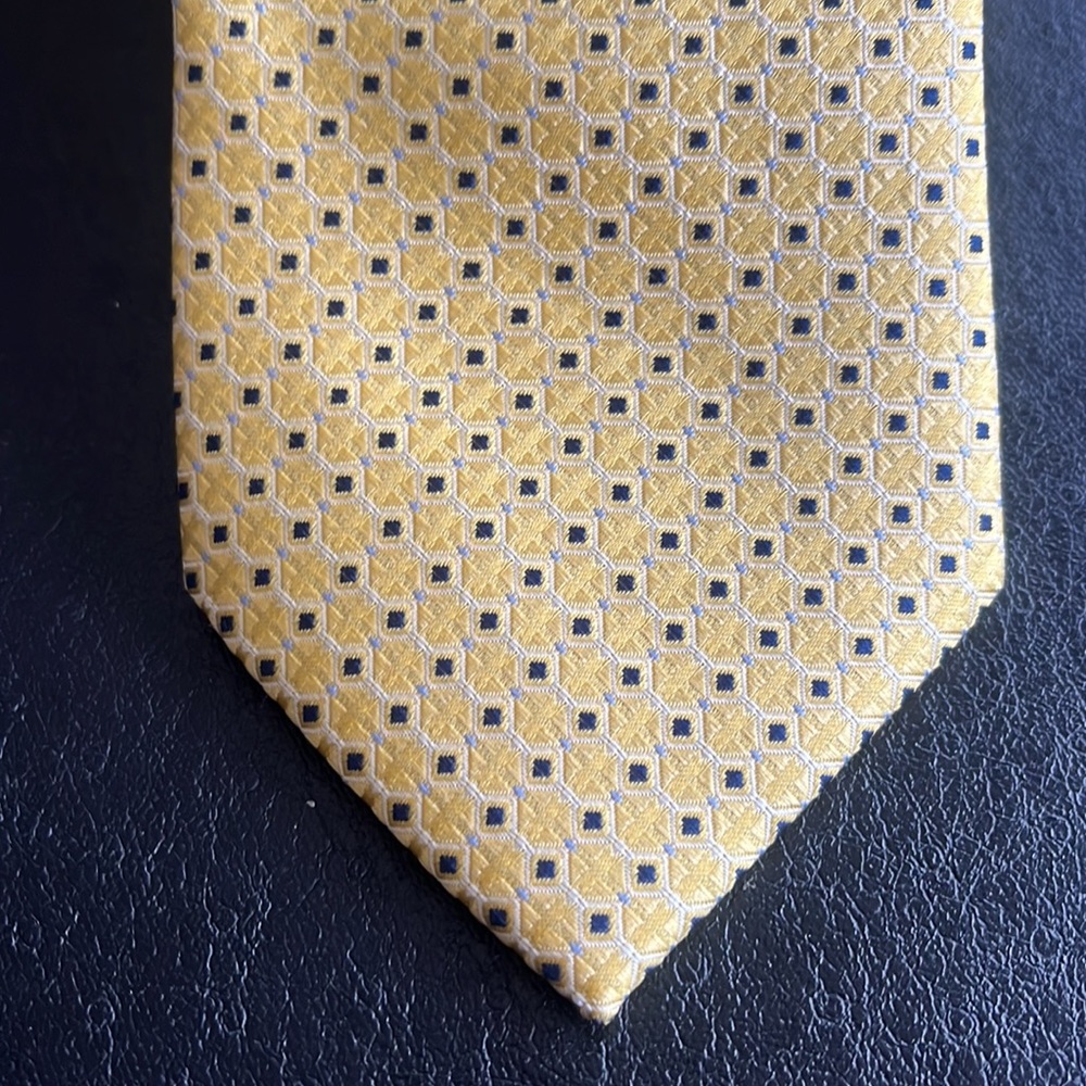 Saddlebred Yellow, Black & White Silk Tie
